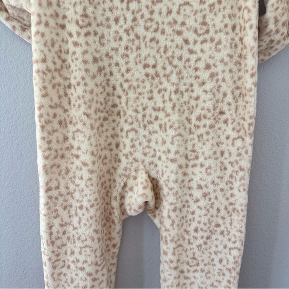 Girl's Cat & Jack Plush Pajamas Animal Print w/ Hoodie - Picture 8 of 12